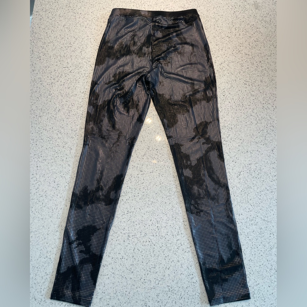 NWT GUESS Los Angeles Jet Black Metallic legging with Grid Knit Size M